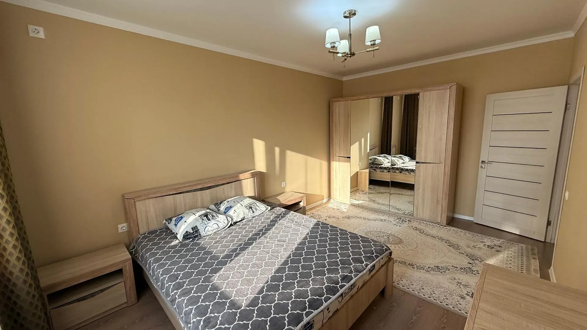Apartment 2 Комнатная Уютная Квартира Almaty